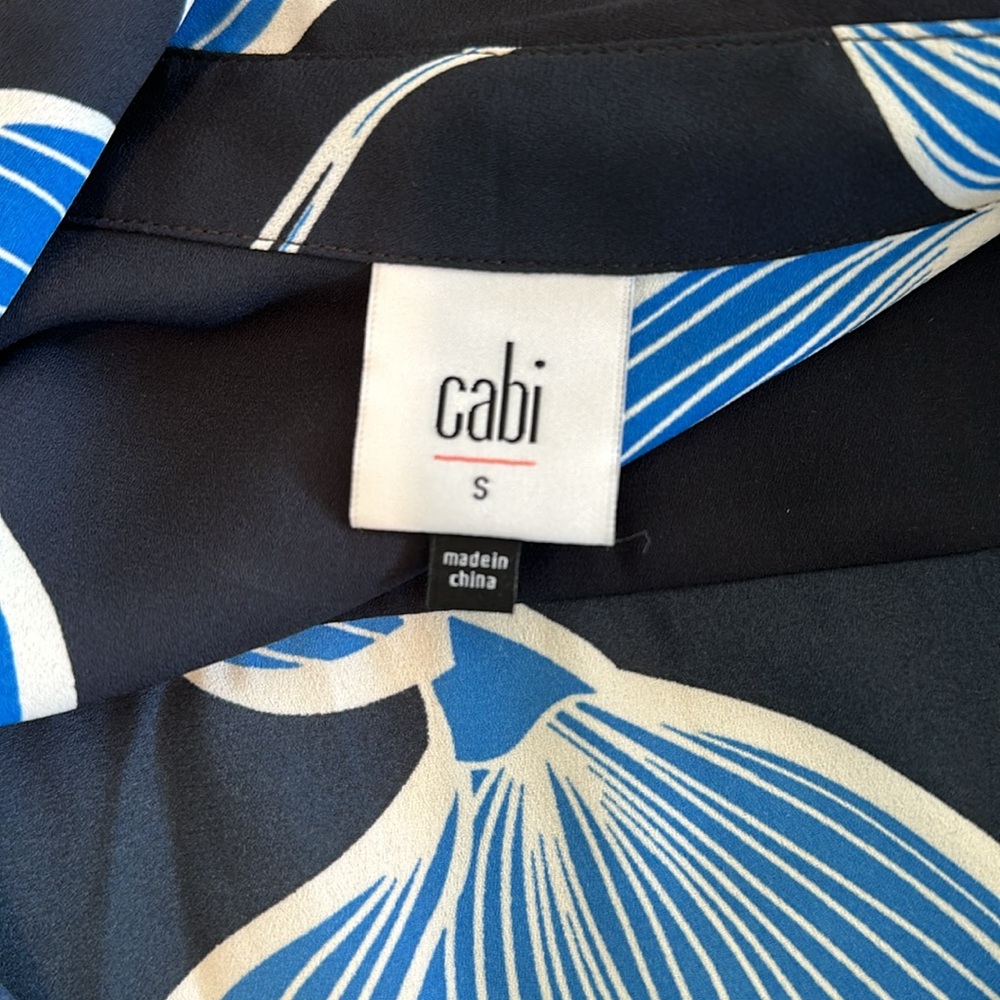Cabi button up blouse - never worn NWOT - Picture 4 of 8